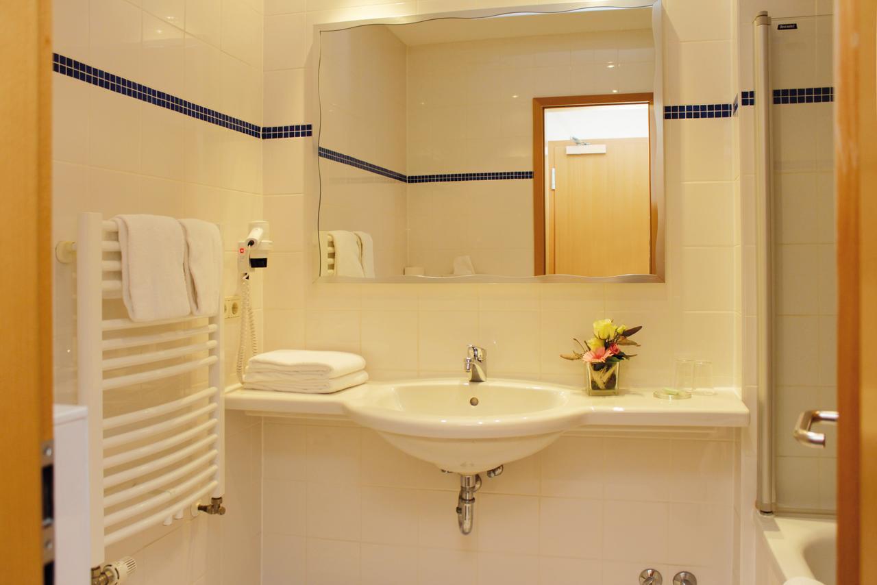 Apartmenthaus Am Leuchtturm Росток Екстер'єр фото